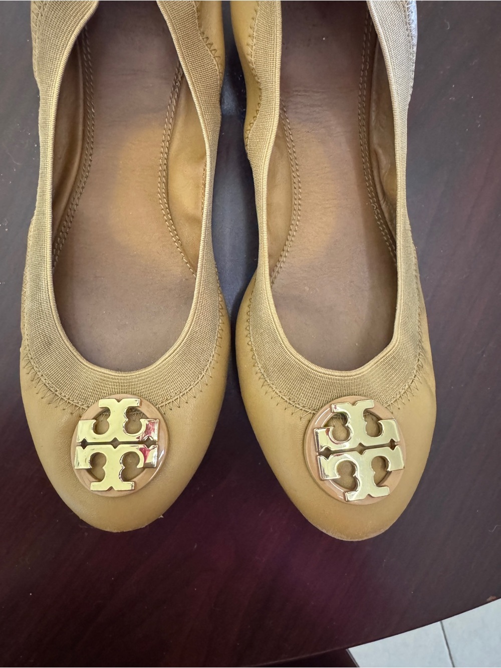 Tory Burch Mustard Leather Logo Ballet Flats - Picture 8 of 10